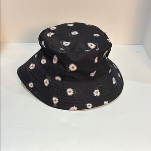Alice + Olivia Reversible  Black Hat with White Daisies